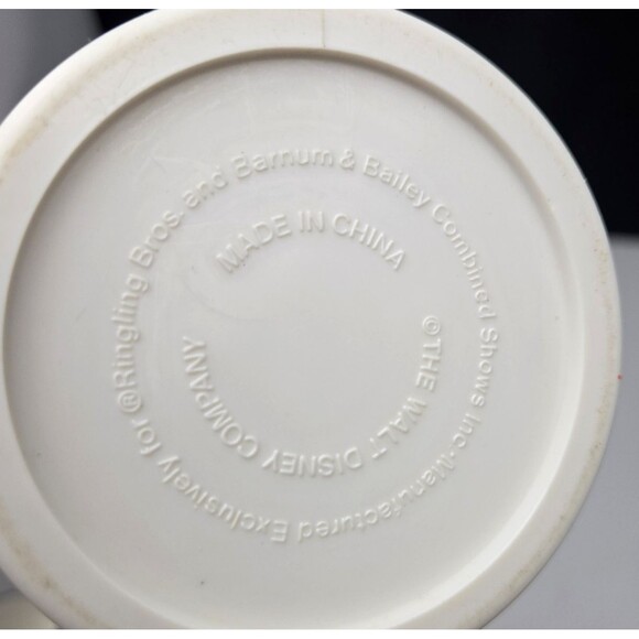 Mickey Mouse Disney World on Ice 3D Mug Cup Plastic Kenneth Feld 20 oz Vintage - Picture 11 of 11